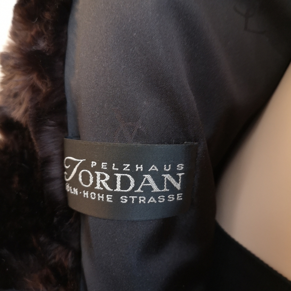 WINTER FUR COAT M/L - Picture 7 of 13